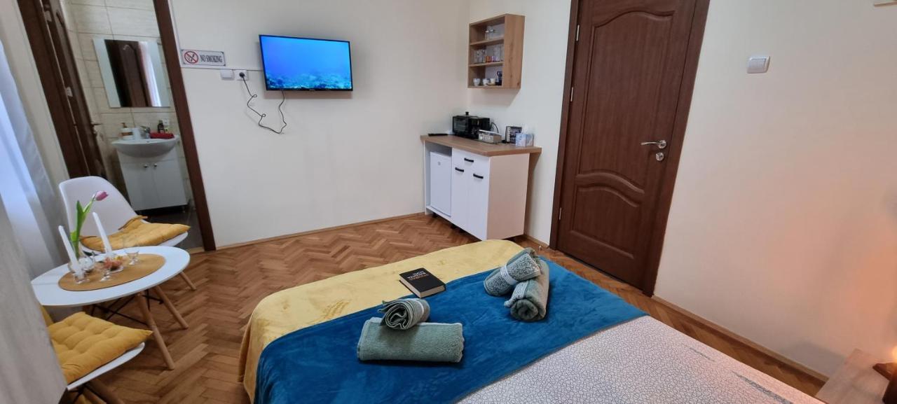 Happy Mood Apartments Брашов Екстериор снимка
