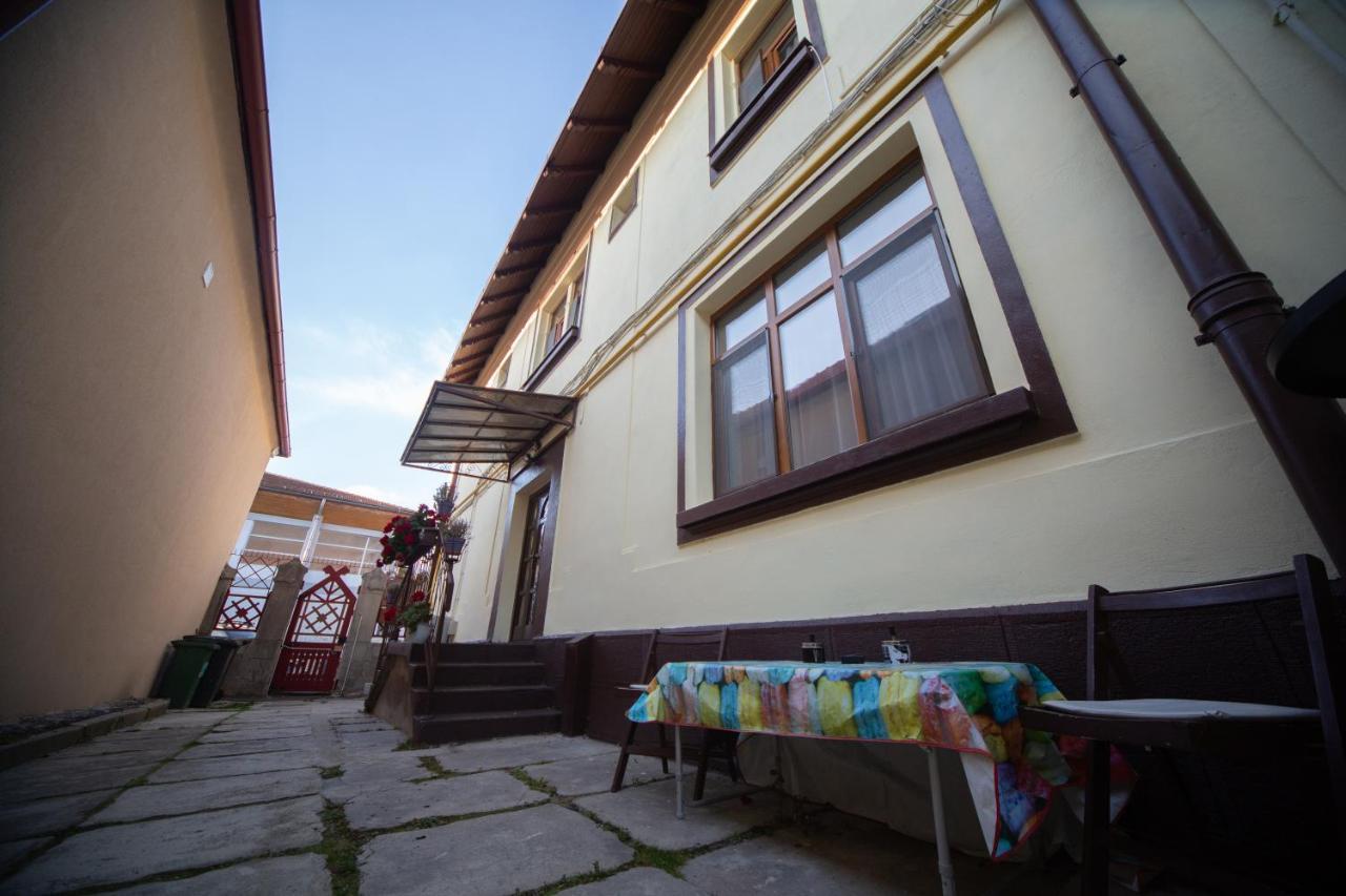 Happy Mood Apartments Брашов Екстериор снимка