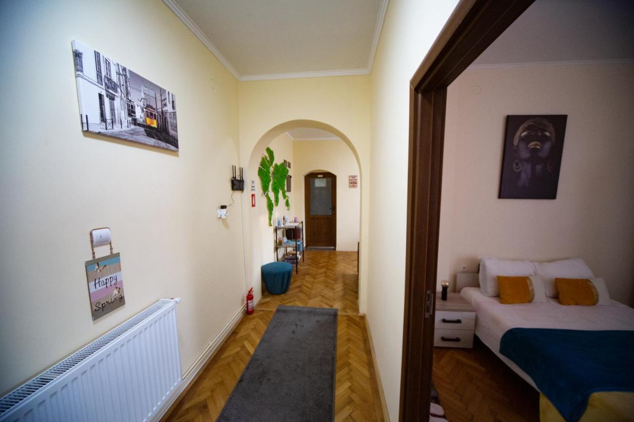 Happy Mood Apartments Брашов Екстериор снимка