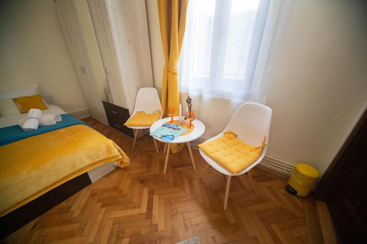 Happy Mood Apartments Брашов Екстериор снимка
