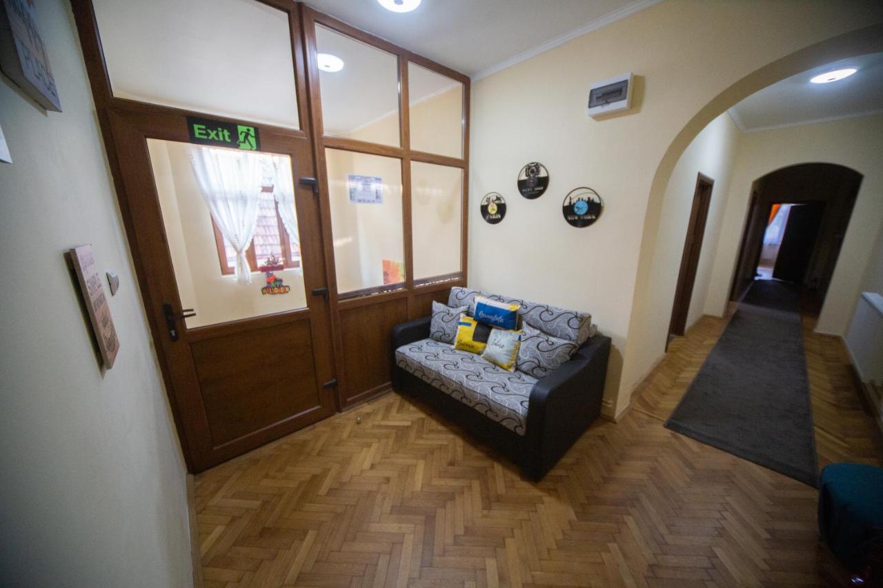 Happy Mood Apartments Брашов Екстериор снимка